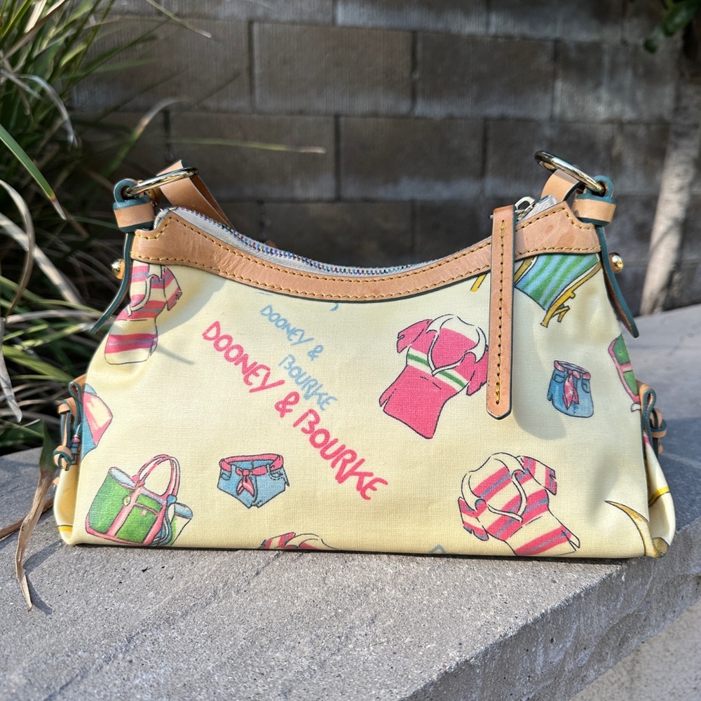 🏖️ Beach Vibes Dooney & Bourke Small Purse